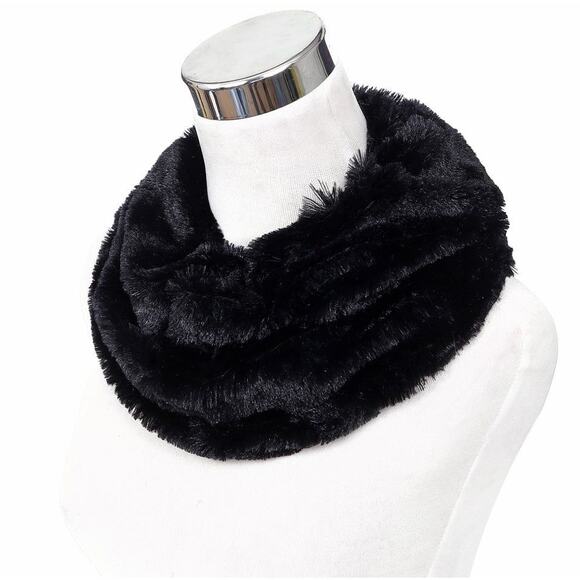 NEW | Premium Soft Solid Black Faux Fur Warm Infinity Scarf Snood - Picture 1 of 4